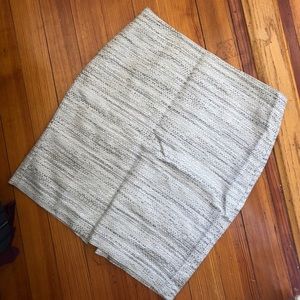 Neutral Colored pencil skirt, perfect for summer